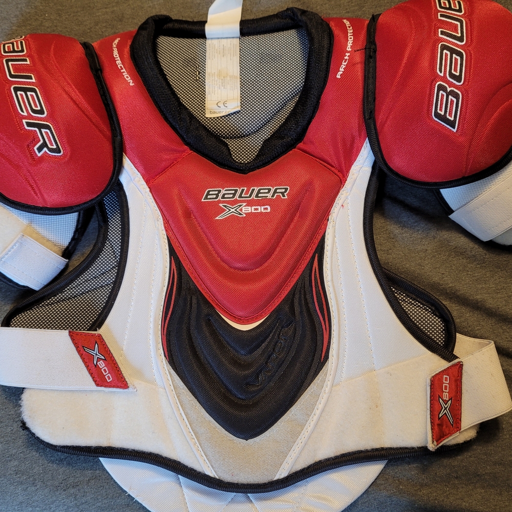 Bauer X600 Red and White Shoulder Pads
